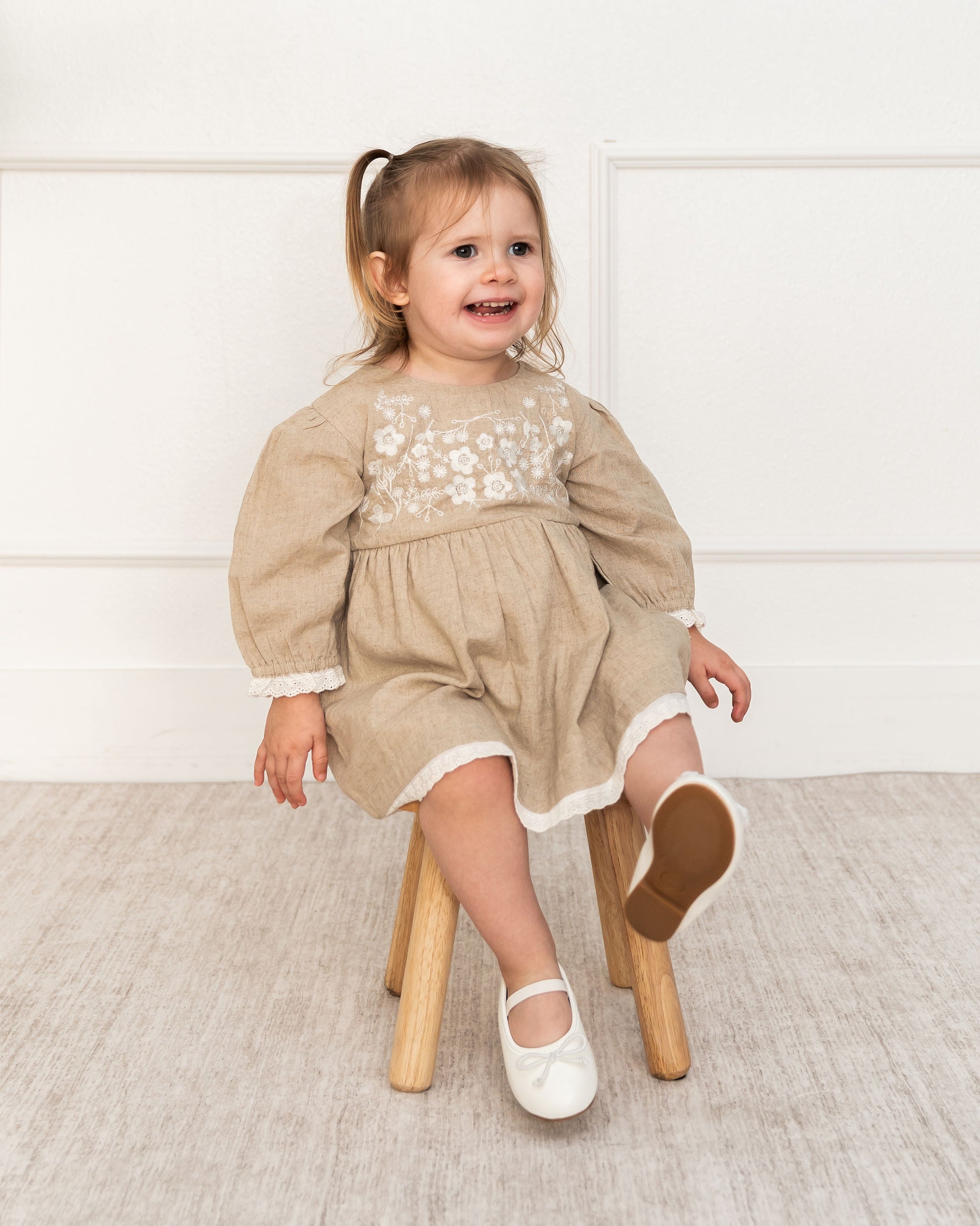 Lydia Linen Embroidered Baby Dress & Bloomer Set (Organic Cotton)