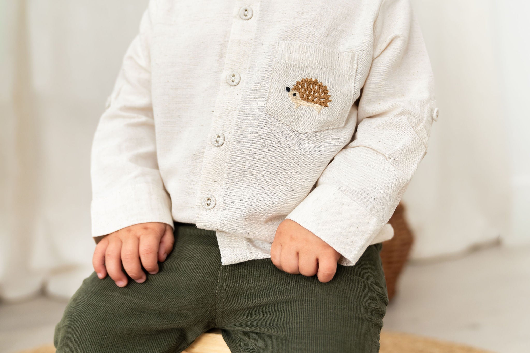 Viverano Felix Hedgehog Embroidered Pocket Baby Shirt & Corduroy Pant Set (Organic Cotton) - Detail